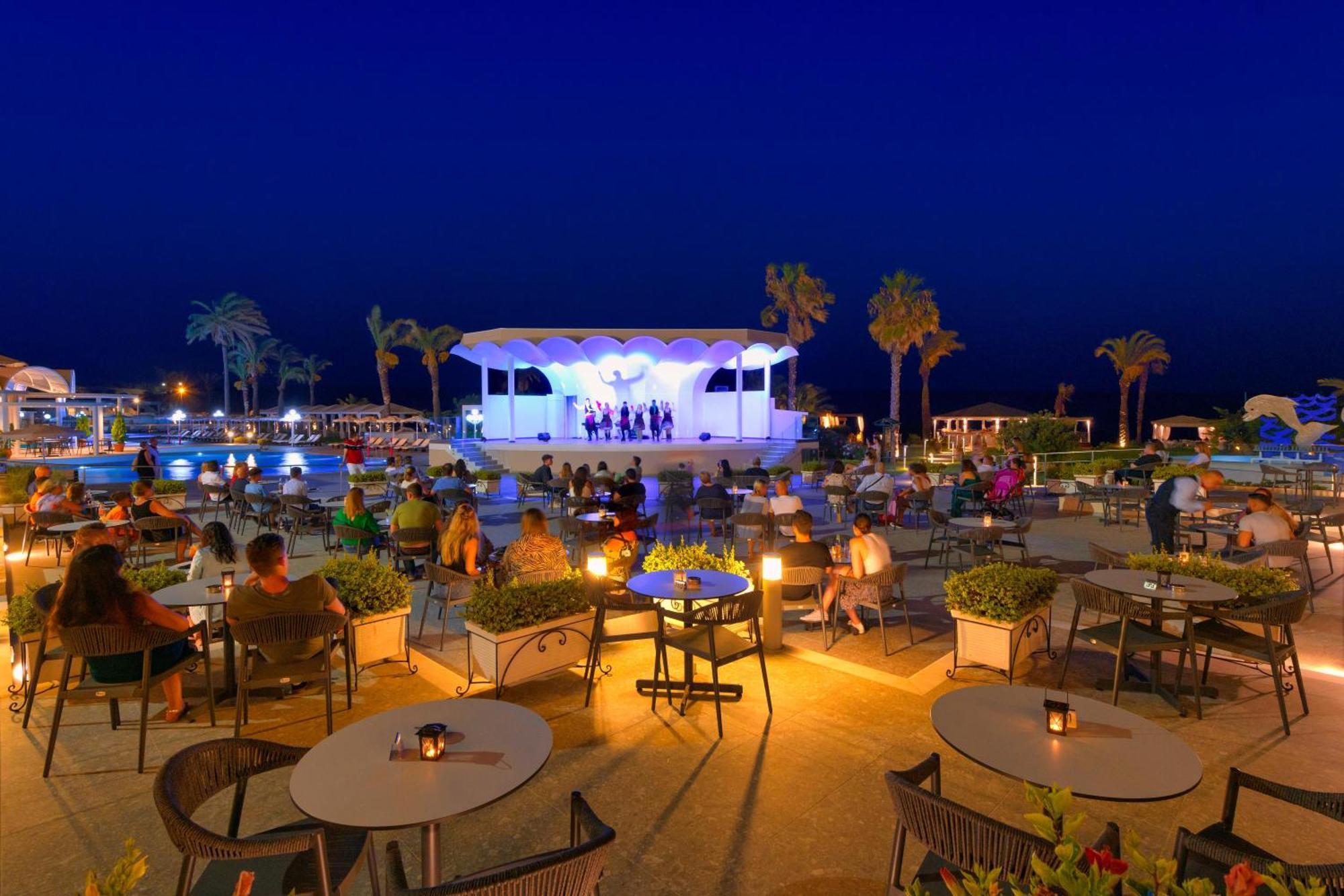 Rodos Palladium Leisure & Wellness Kallithea  Bagian luar foto The resort at night
