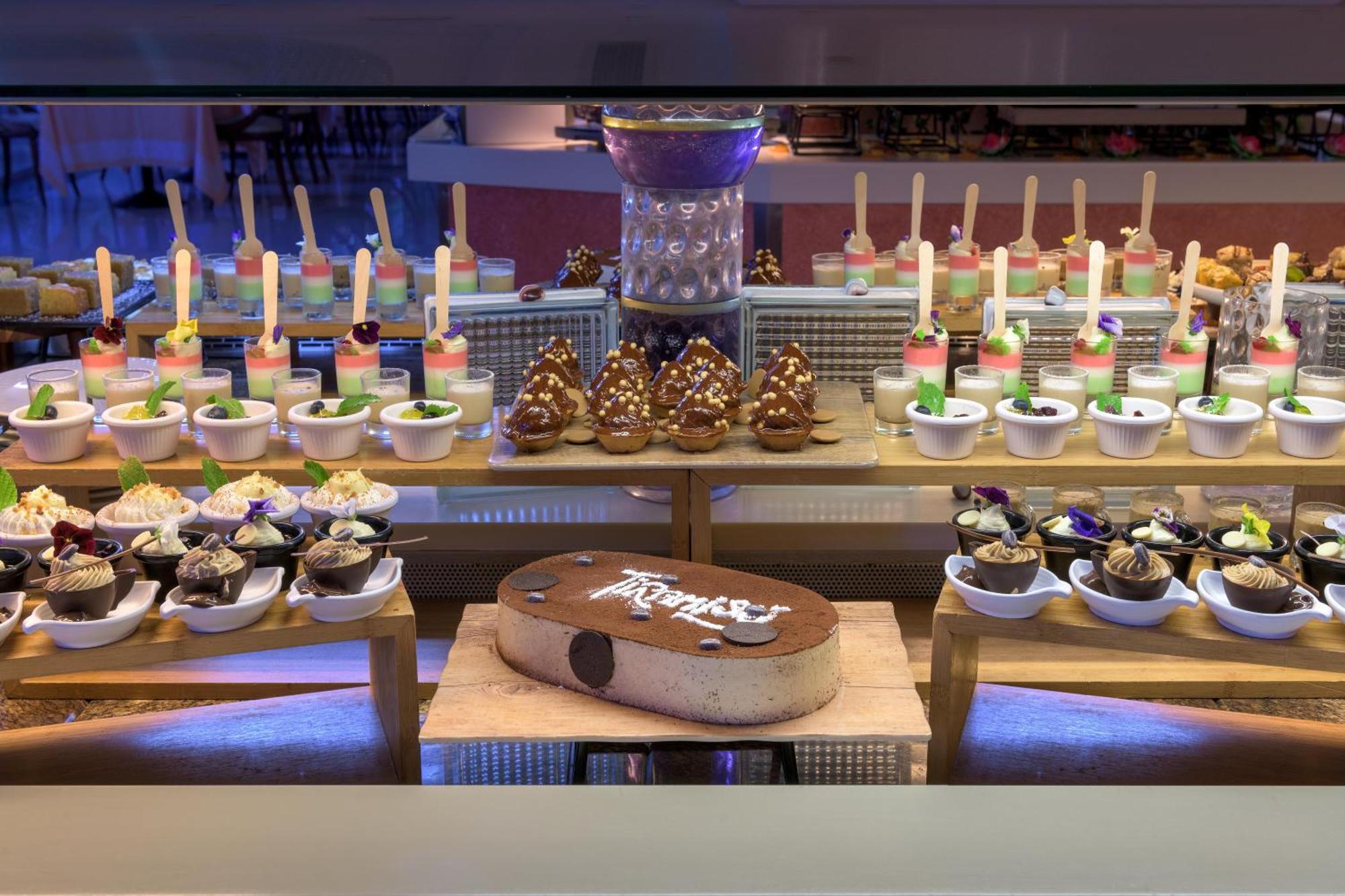 Rodos Palladium Leisure & Wellness Kallithea  Bagian luar foto A dessert buffet